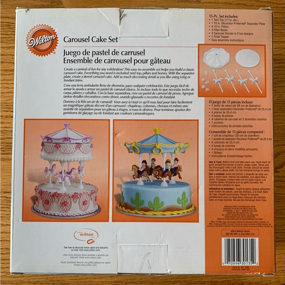Wilton carousel cake set 15 pieces in box - Picture 2 of 3